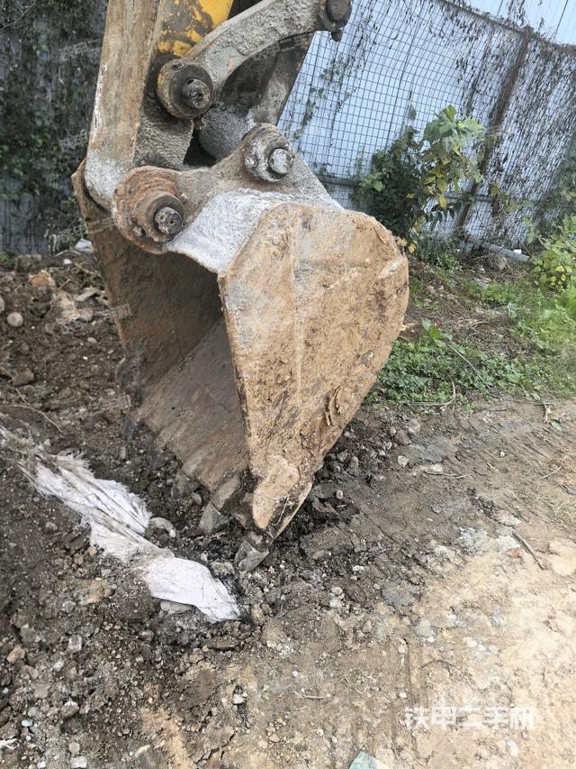 鏟斗右后整體（工作和回轉(zhuǎn)裝置）