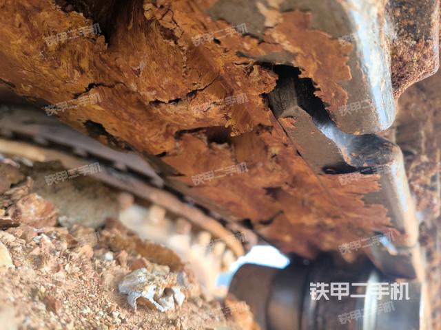 右側(cè)履帶整體（行走機構(gòu)）