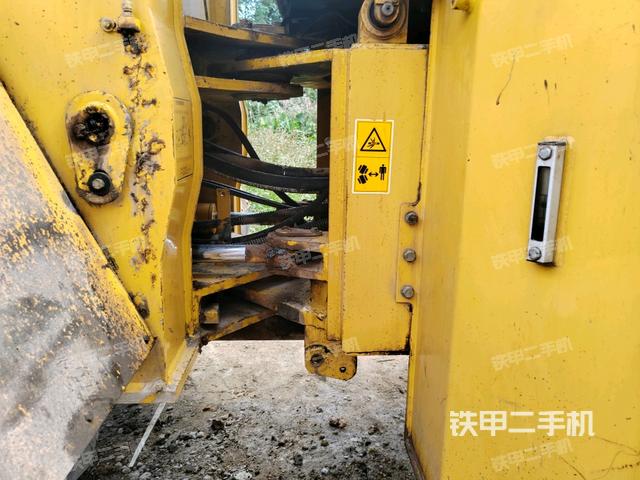 后驅(qū)動橋（液壓/傳動系統(tǒng)）