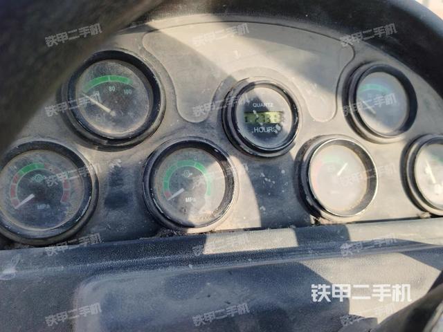 发动机右侧(整机外观及大件) 发动机右侧(整机外观及大件)