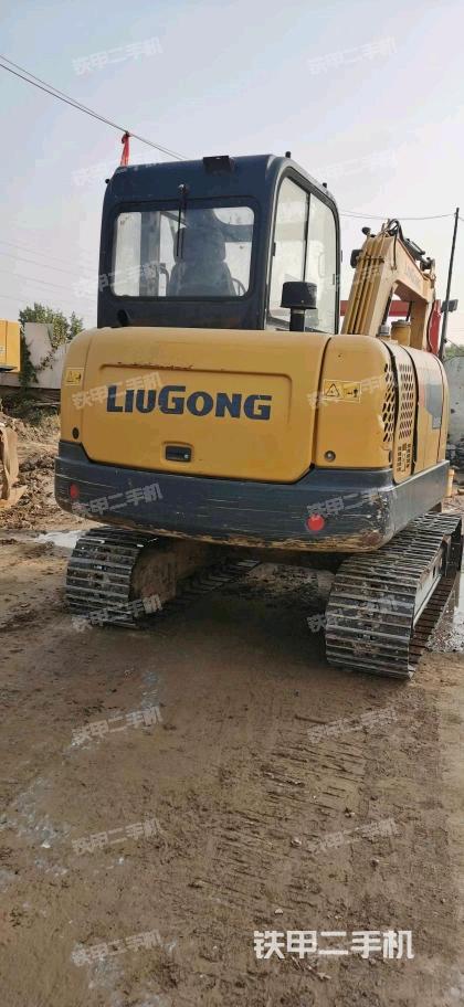 回轉馬達和主控閥（整機外觀）