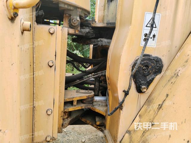 后驅(qū)動(dòng)橋（液壓/傳動(dòng)系統(tǒng)）