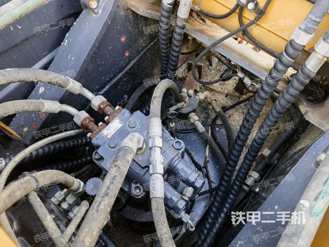 回轉(zhuǎn)馬達(dá)（上車部件）