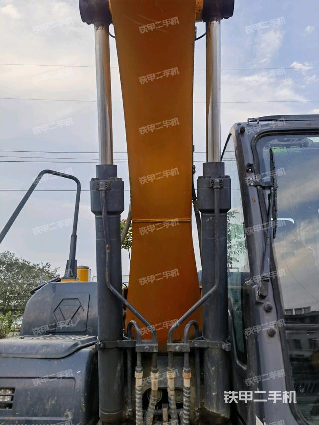 大臂油缸整體?豎拍（工作和回轉(zhuǎn)裝置）