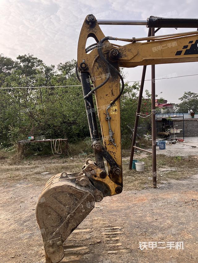 駕駛室頂部（整機(jī)外觀）