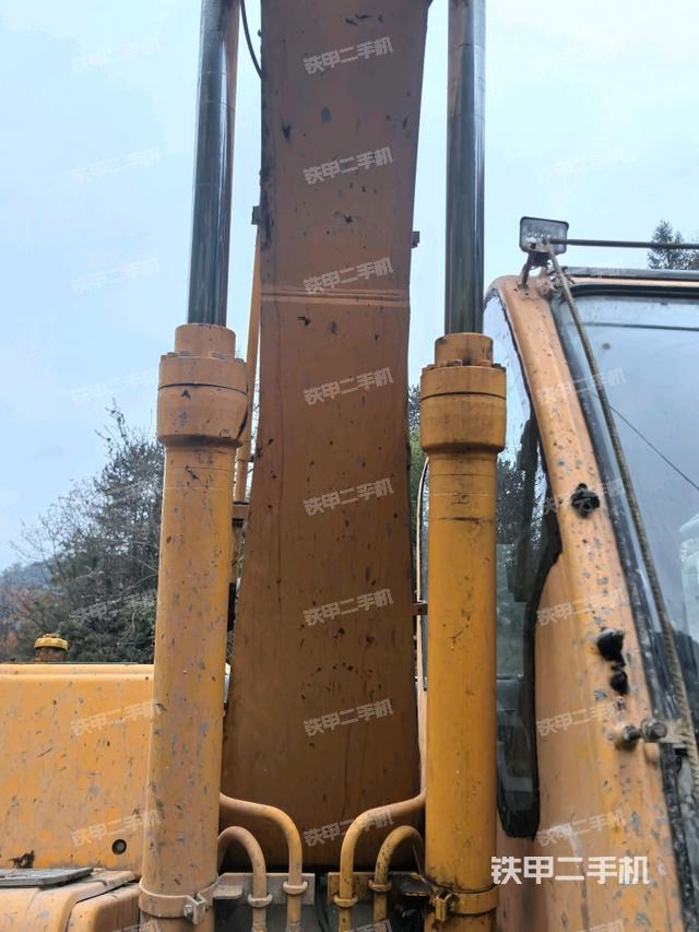 大臂油缸整體?豎拍（工作和回轉(zhuǎn)裝置）