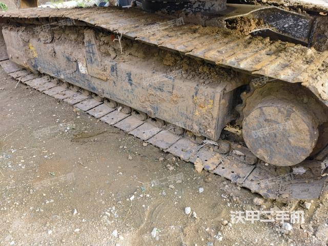 右側(cè)履帶整體?(行走機(jī)構(gòu)) 右側(cè)履帶整體?(行走機(jī)構(gòu))