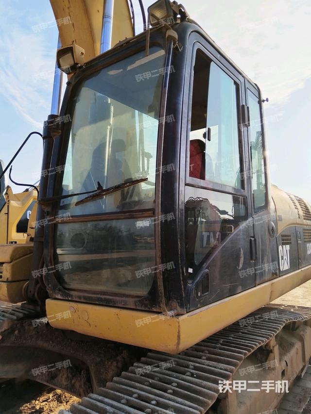 駕駛室整體（整機外觀）