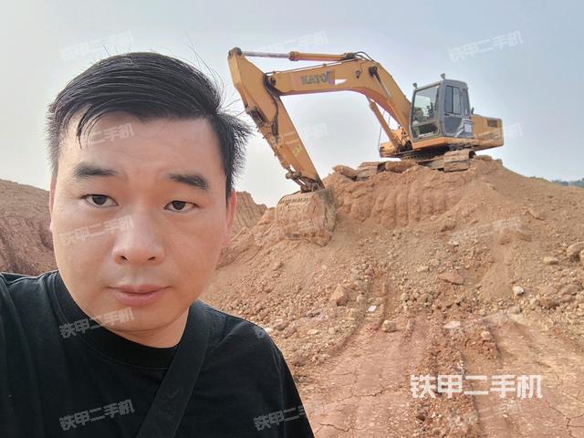 加藤HD1023R挖掘机的设备实拍-第1张实拍照片