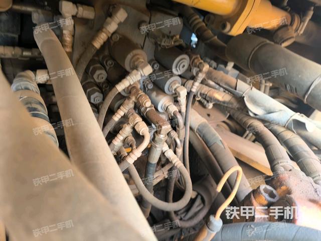 中央回轉(zhuǎn)接頭特寫（上車部件）