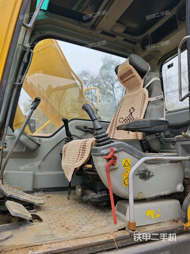 駕駛室整體（整機(jī)外觀）