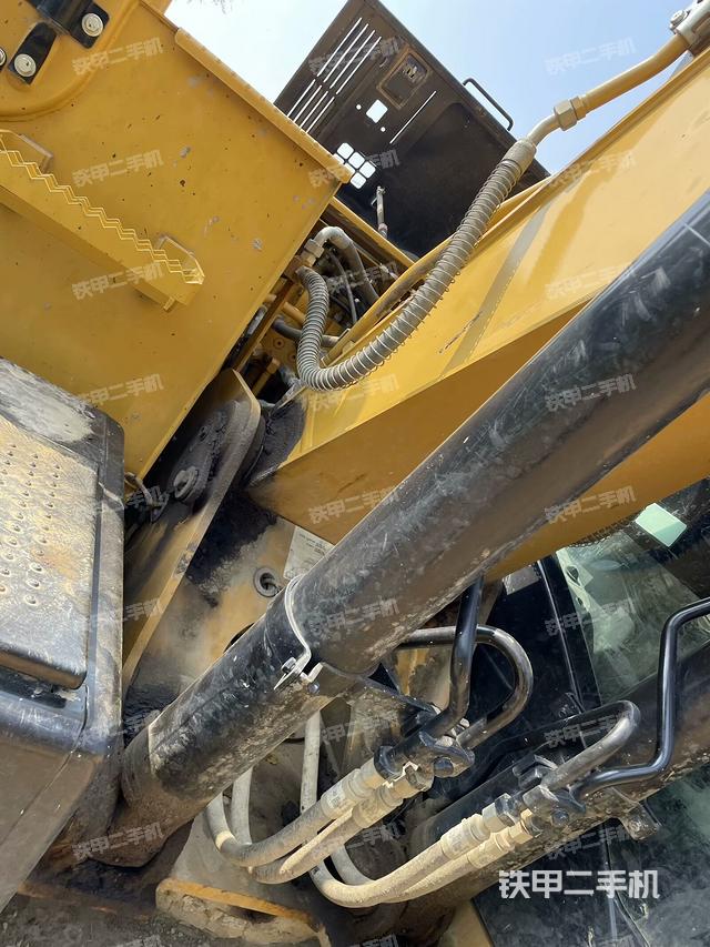 大臂整體?右側(cè)(工作和回轉(zhuǎn)裝置) 大臂整體?右側(cè)(工作和回轉(zhuǎn)裝置)