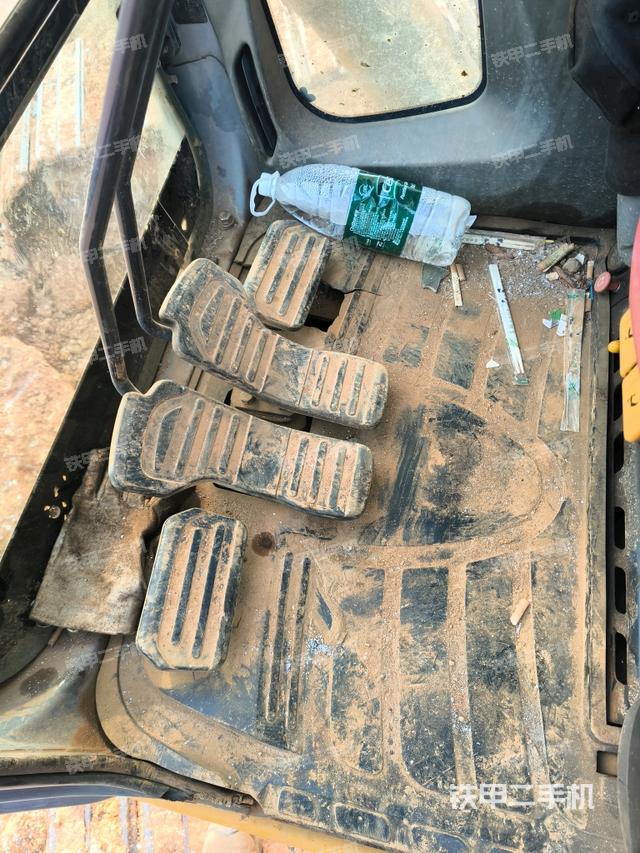 駕駛室正側(cè)（駕駛室部分）