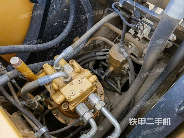 回轉(zhuǎn)馬達(dá)（上車部件）