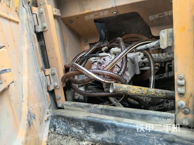 液壓泵斜45?左（大件艙室）