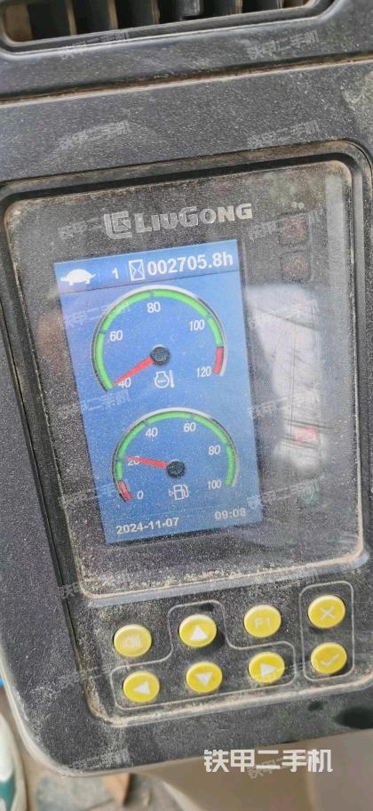 駕駛室整體（整機外觀）