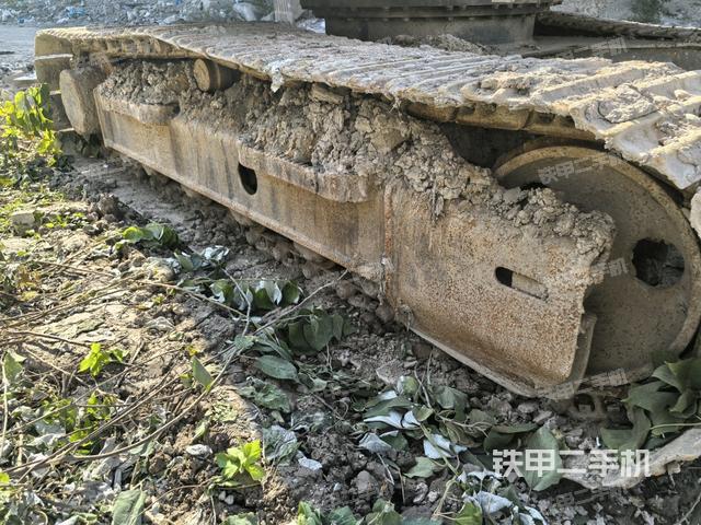 左側(cè)履帶整體?(行走機(jī)構(gòu)) 左側(cè)履帶整體?(行走機(jī)構(gòu))