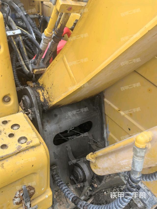 大臂根部?斜（工作和回轉(zhuǎn)裝置）