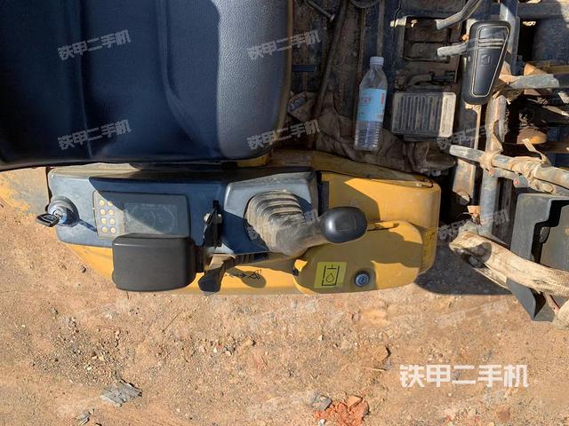 駕駛室整體（整機(jī)外觀）