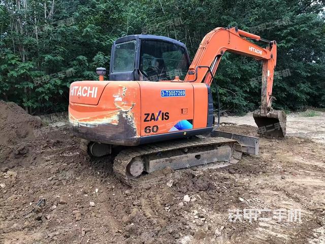 整機右后45°(整機外觀) 整機右后45°(整機外觀)