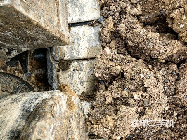 右驅(qū)動(dòng)輪（行走機(jī)構(gòu)）