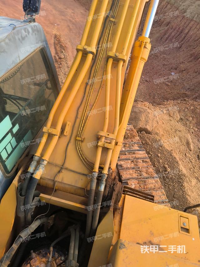 大臂油缸整體?豎拍（工作和回轉(zhuǎn)裝置）