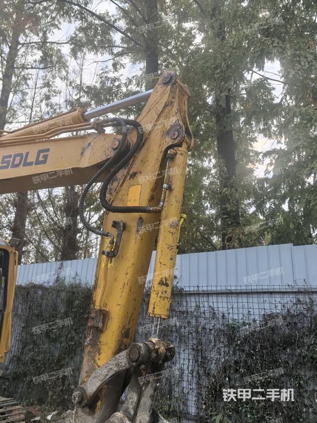 小臂整體右前（工作和回轉(zhuǎn)裝置）