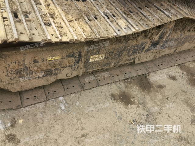 單側(cè)履帶整體（整機(jī)外觀）