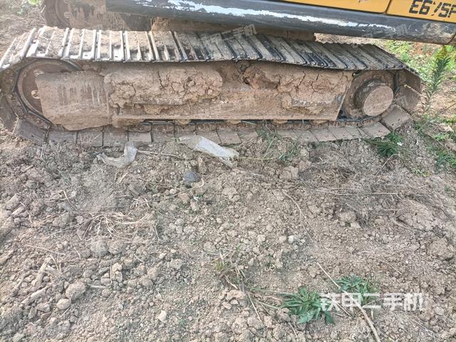 右侧履带整体 (行走机构) 右侧履带整体 (行走机构)