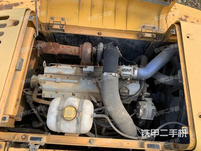 發(fā)動機(jī)整體俯視(整機(jī)外觀) 發(fā)動機(jī)整體俯視(整機(jī)外觀)