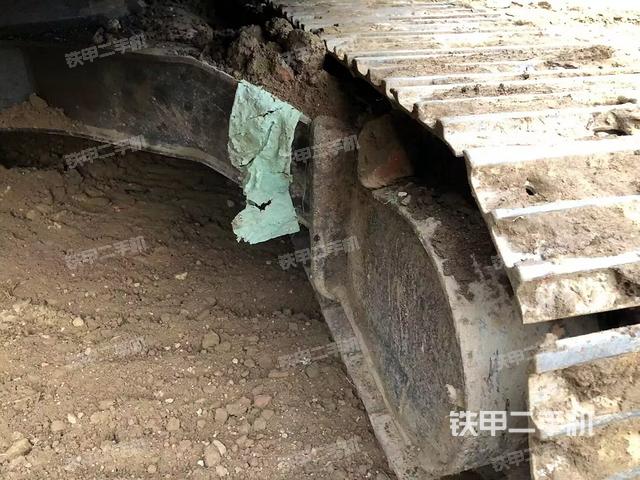 單側(cè)履帶整體(整機外觀) 單側(cè)履帶整體(整機外觀)