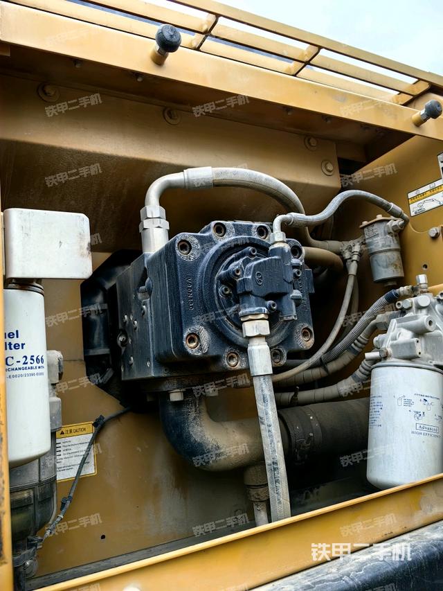 液壓泵斜45?左（大件艙室）