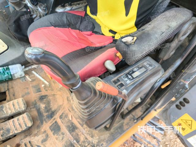 駕駛室左前45度（駕駛室部分）