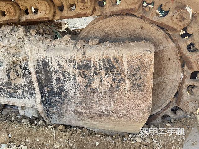 右側(cè)履帶整體(行走機(jī)構(gòu)) 右側(cè)履帶整體(行走機(jī)構(gòu))