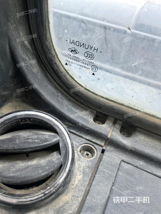 后窗玻璃角標(biāo)（駕駛室部分）