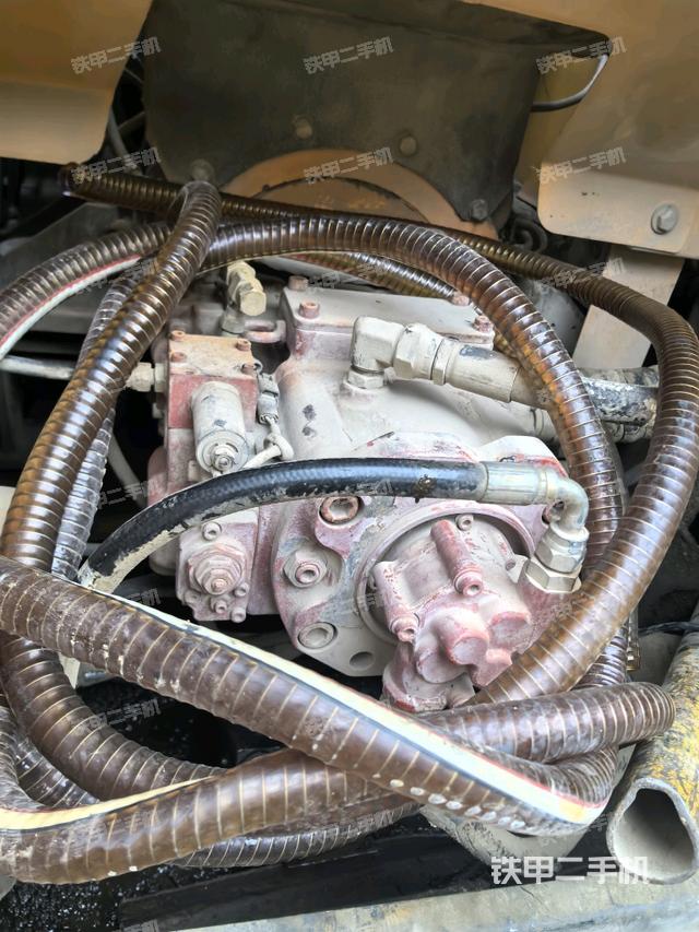 液壓泵斜45?右（大件艙室）