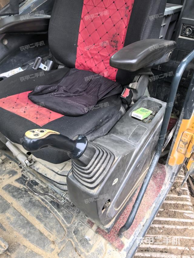 座椅左側(cè)控制臺(tái)/音響/含左手柄（駕駛室部分）