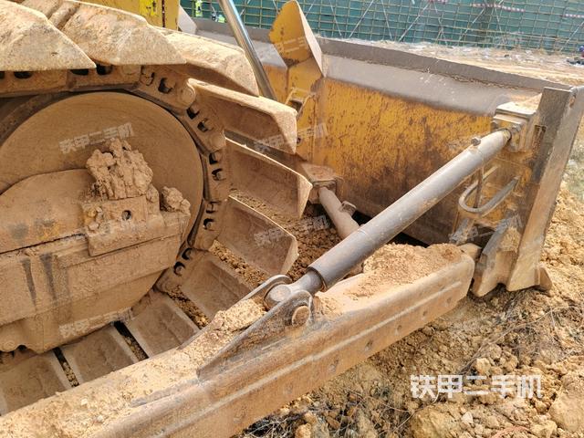 右驅(qū)動輪(推土機底盤及工作裝置) 右驅(qū)動輪(推土機底盤及工作裝置)