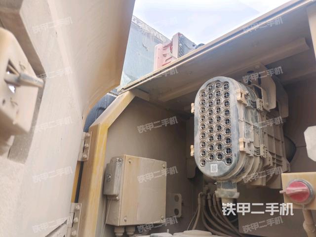 電瓶（大件艙室）