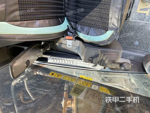 座椅后部(駕駛室部分) 座椅后部(駕駛室部分)