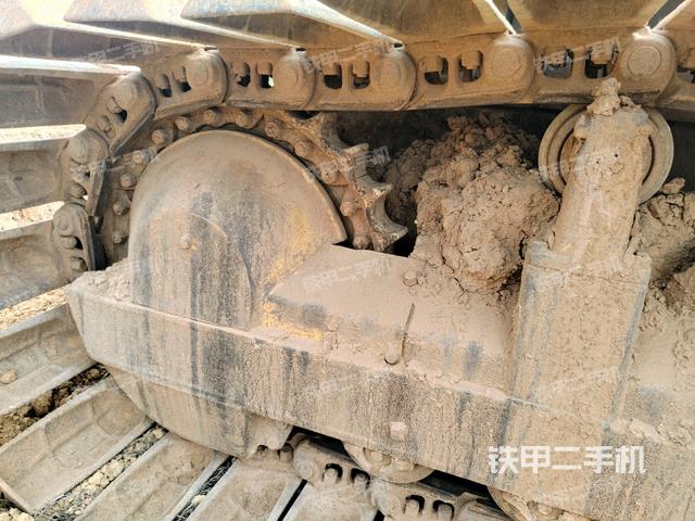 左驅(qū)動輪(推土機底盤及工作裝置) 左驅(qū)動輪(推土機底盤及工作裝置)