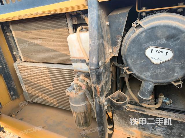 散熱器正面（大件艙室）