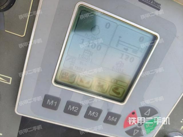 駕駛室操作臺(設(shè)備外觀及核心部件) 駕駛室操作臺(設(shè)備外觀及核心部件)
