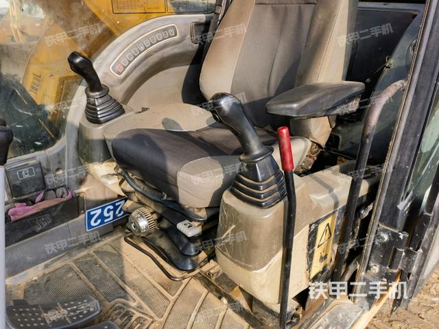 座椅左側(cè)控制臺/音響/含左手柄（駕駛室部分）