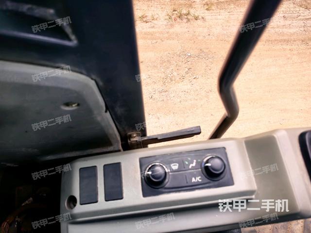 座椅左側(cè)控制臺/音響/含左手柄（駕駛室部分）