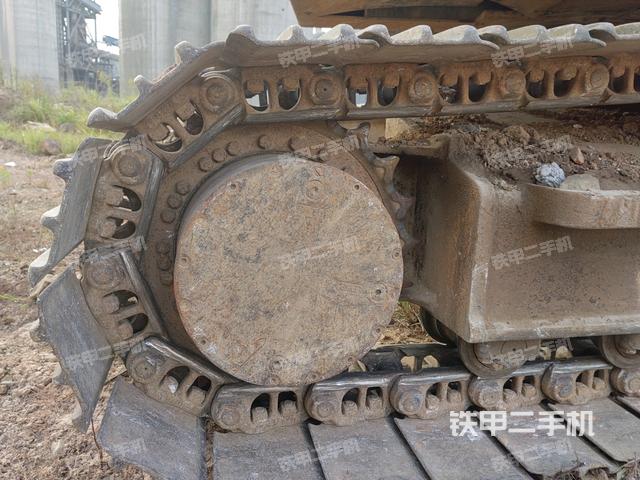 左驅(qū)動輪（行走機(jī)構(gòu)）