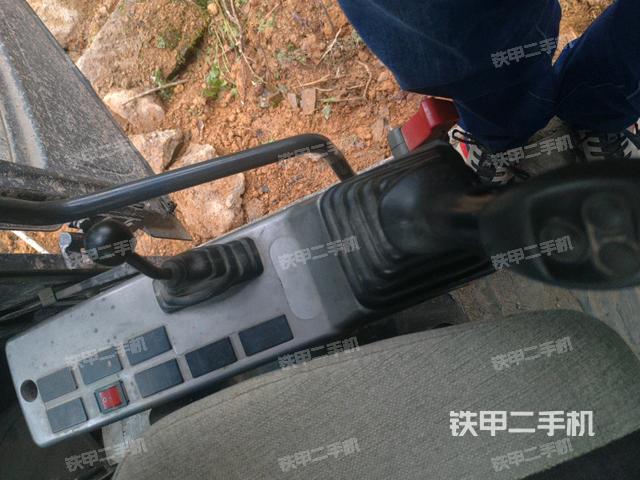 座椅左側(cè)控制臺(tái)/音響/含左手柄(駕駛室部分) 座椅左側(cè)控制臺(tái)/音響/含左手柄(駕駛室部分)