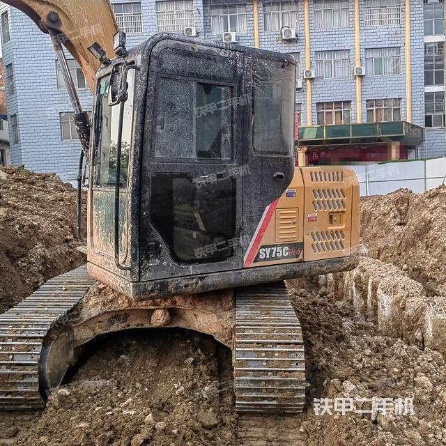 單側(cè)履帶整體（整機(jī)外觀）