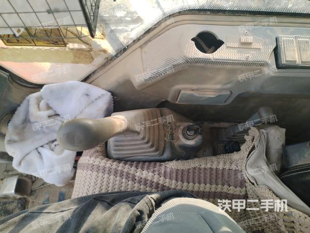 座椅右側控制臺/鑰匙門/油門/含右手柄（駕駛室部分）