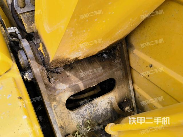 大臂根部?斜（工作和回轉(zhuǎn)裝置）